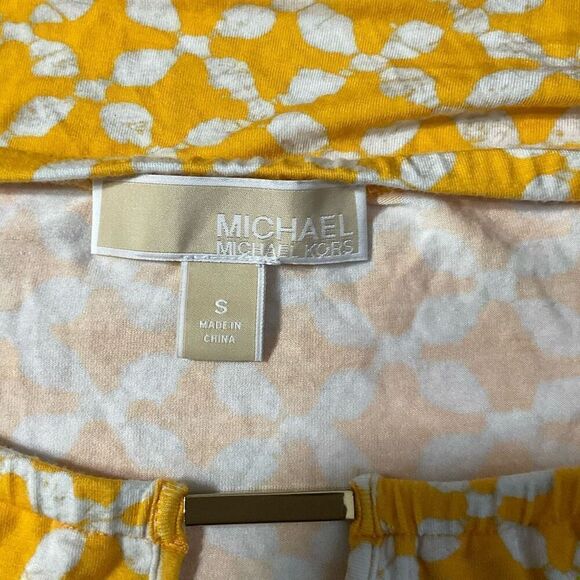 Michael Kors Womens Geometric 3/4 Sleeve Jersey Keyhole Top Yellow White Small - Picture 2 of 10